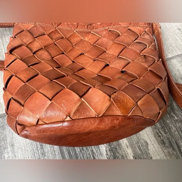 Vilenca Holland Anthropologie BohoCognac Crossbody Bag  Beautiful Woven Leather - Picture 13 of 14